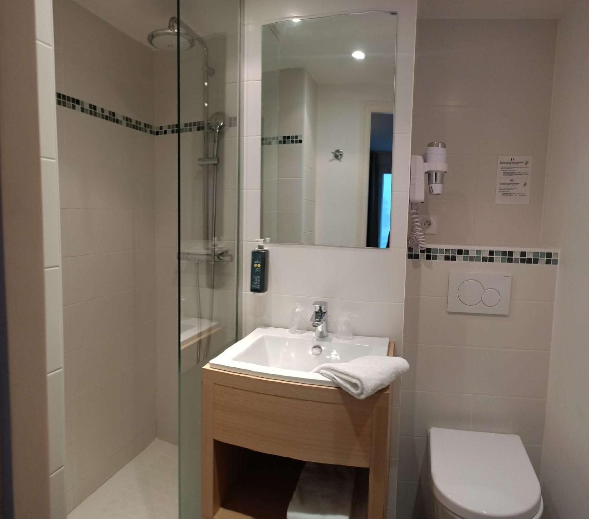 Brit Hotel Les Alizes Порник Экстерьер фото