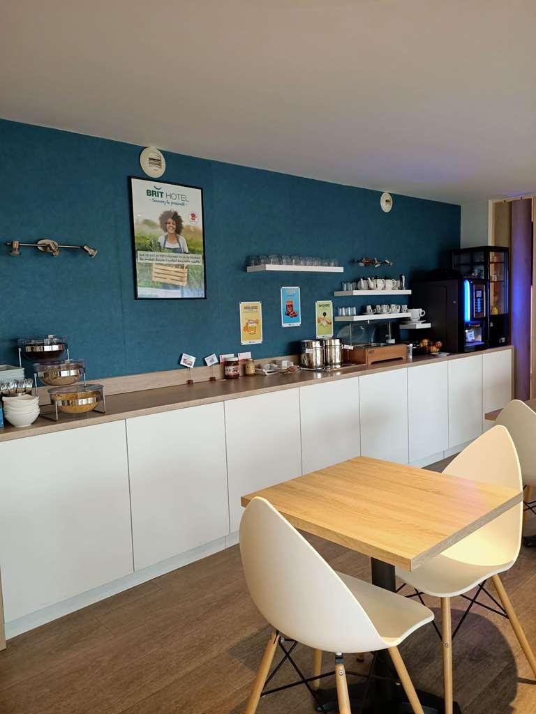 Brit Hotel Les Alizes Порник Ресторан фото